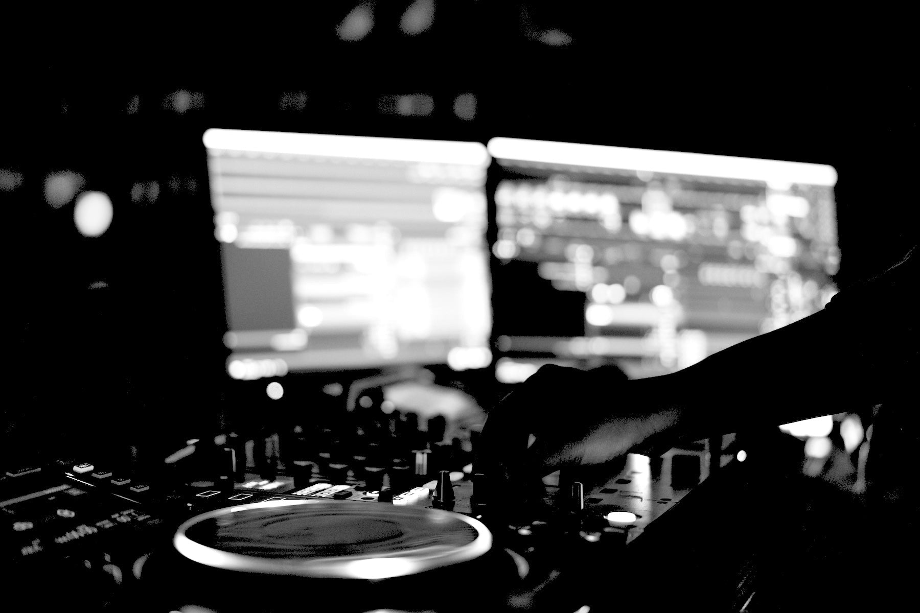 Mastering R: the book and my take